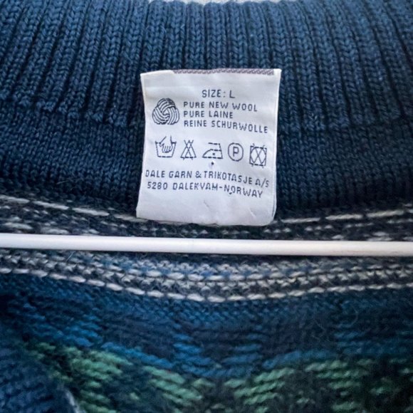 Vintage DALE of Norway Authentic Wool Knitwear Ski Winter Outdoor Blue Sweater L - Picture 11 of 11